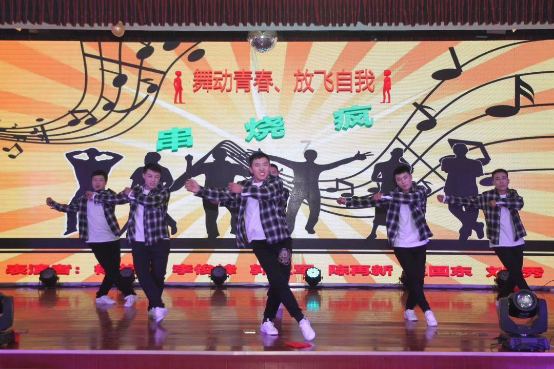 河南一学校发生火灾致13人遇难，律师：责任人必须严厉追责！